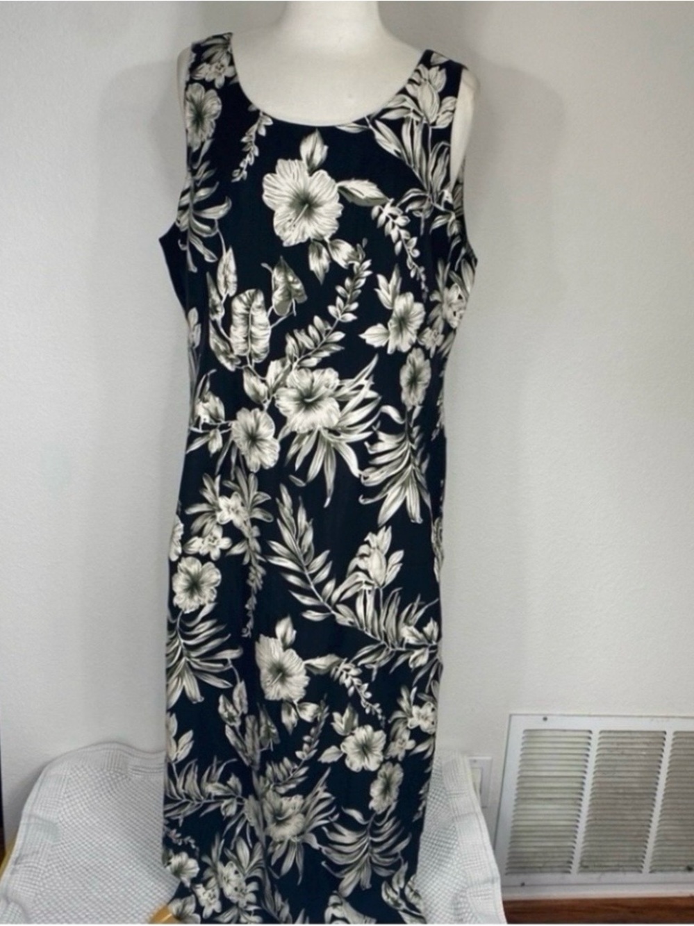 Pineapple Moon Women's Black Cream Tropical Floral Sleeveless Silk Maxi Dress XL